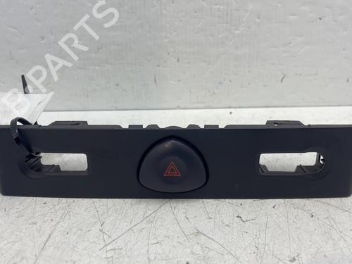 Used Warning switch RENAULT CLIO II (BB_, CB_) 1.2 (BB0A, BB0F, BB10, BB1K, BB28, BB2D, BB2H, CB0A,... (58 hp) 31084303