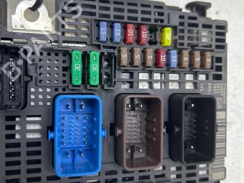 Used Fuse box Fuse box 36804168 36804168