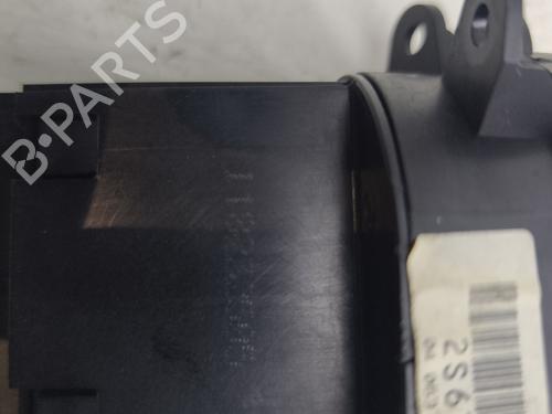 Used Headlight switch Headlight switch FORD FIESTA V (JH_, JD_) 1.3 (69 hp) 31068035 31068035