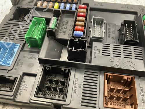 Fuse box PEUGEOT 308 II (LB_, LP_, LW_, LH_, L3_) 1.2 THP 130 | BP23867095E1 