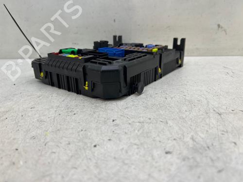 Used Fuse box Fuse box 38452967 38452967