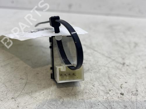Used Right front window switch Right front window switch SKODA ROOMSTER (5J7) 1.6 TDI (90 hp) 29894318 29894318