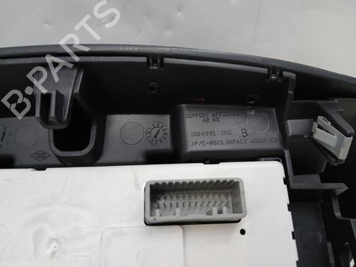 display-monitor-renault-megane-iii-hatchback-bz01_-b3_-2008-34365382 main image