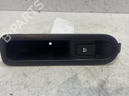 Højre bagtil elrude kontakt RENAULT SCÉNIC II (JM0/1_) 1.5 dCi (JM1E, JM16) (106 hp) 28054209