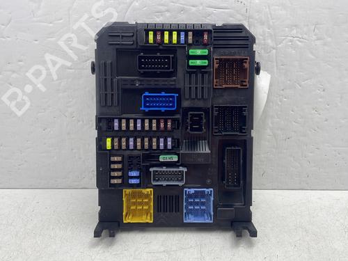 fuse-box-peugeot-3008-ii-suv-mc_-mr_-mj_-m4_-2016-32041856 main image