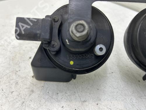 horn-audi-q7-4lb-2006-2007-2008-2009-2010-2011-2012-2013-2014-2015-2016-40204345 main image