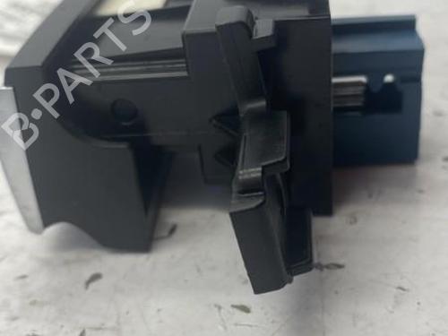 Used Switch Switch PEUGEOT 308 II (LB_, LP_, LW_, LH_, L3_) 1.6 BlueHDi 120 (120 hp) 22841975 22841975