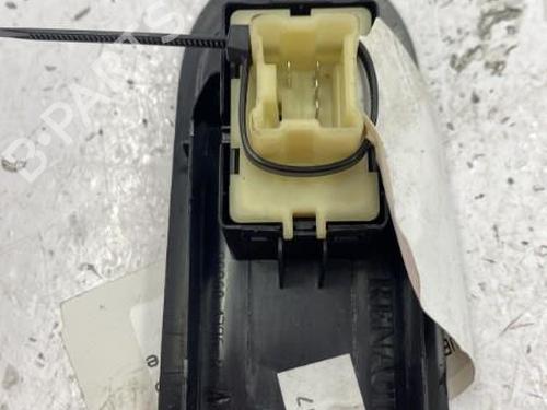 Used Right front window switch Right front window switch DACIA DUSTER (HS_) 1.5 dCi 4x4 (109 hp) 22840106 22840106