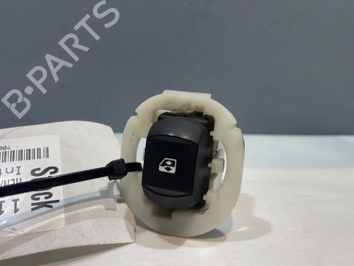 Used Right front window switch Right front window switch RENAULT MEGANE II Estate (KM0/1_) [2003-2012] 30465826 30465826