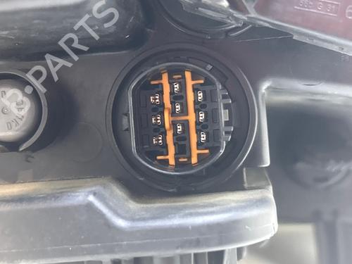 Left headlight KIA CARENS IV 1.7 CRDi | BP40609393C28 - Image 4