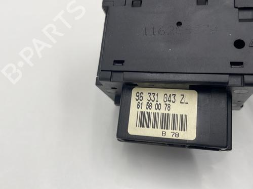 Steering column stalk PEUGEOT 206 Hatchback (2A/C) 2.0 HDI 90 | BP31581345I23