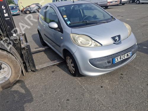 Left front door PEUGEOT 107 (PM_, PN_) 1.4 HDi | BP28610353C2 