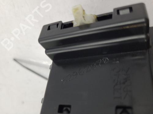 switch-ford-c-max-dm2-20-tdci-1471867-2007-2008-2009-2010-22822832 main image