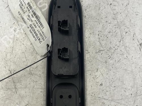 Switch PEUGEOT 407 (6D_) 1.6 HDi 110 (6D9HZC, 6D9HYC) | BP22828364I30 
