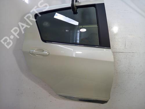 Used Right rear door TOYOTA YARIS (_P13_) 1.5 Hybrid (NHP130_, NHP130) (101 hp) 28362610