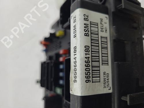 Used Fuse box Fuse box PEUGEOT 307 (3A/C) 1.6 16V (109 hp) 22823093 22823093
