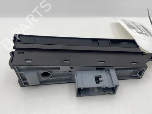 switch-vw-passat-b7-variant-365-2010-2011-2012-2013-2014-2015-31581430 main image