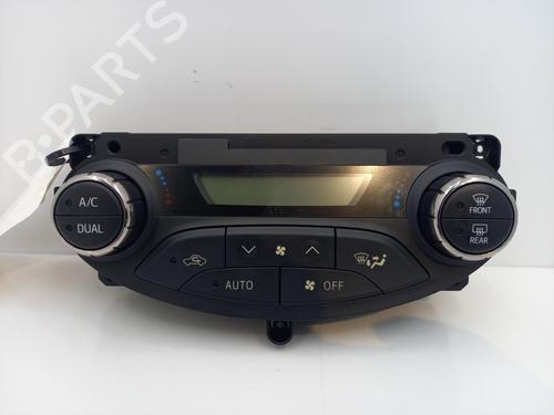 Commande Chauffage TOYOTA YARIS (_P13_) 1.5 Hybrid (NHP130_, NHP130) (101 hp) 32382918
