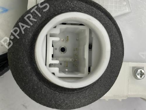 Used Front left lock TOYOTA YARIS (_P13_) 1.5 Hybrid (NHP130_, NHP130) (101 hp) 22827370