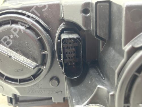 Used Right headlight Right headlight SKODA OCTAVIA III Combi (5E5, 5E6) 2.0 TDI 4x4 (150 hp) 40609322 40609322