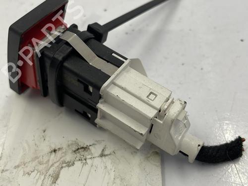 Used Warning switch Warning switch VW GOLF VI (5K1) 1.6 TDI (105 hp) 22828956 22828956