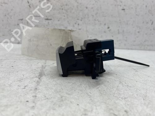 Used Switch Switch PEUGEOT 308 II (LB_, LP_, LW_, LH_, L3_) 2.0 BlueHDi 150 (150 hp) 28328181 28328181