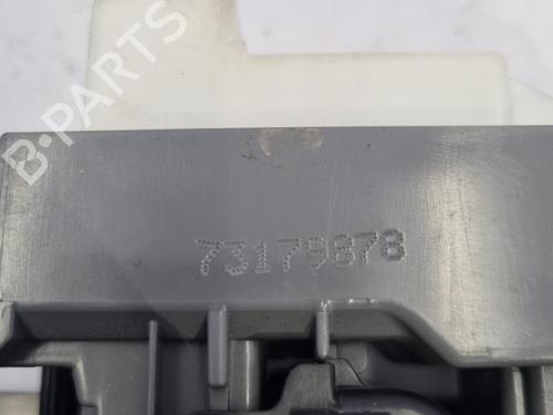 Used Switch TOYOTA YARIS (_P13_) 1.5 Hybrid (NHP130_, NHP130) (101 hp) 22827369