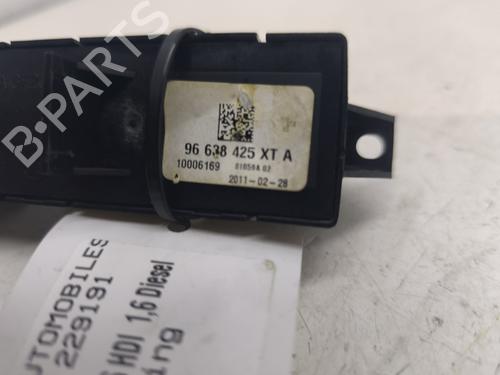 Used Warning switch Warning switch PEUGEOT 3008 I MPV (0U_) 1.6 HDi (112 hp) 27641357 27641357