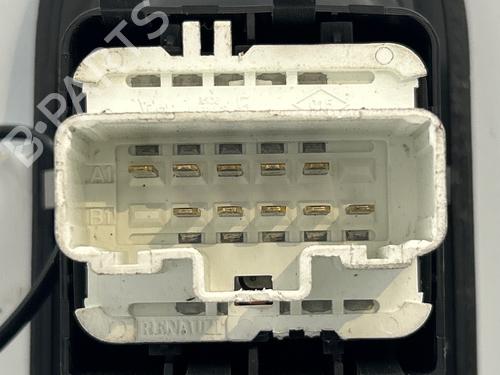 Used Left front window switch Left front window switch RENAULT CLIO III Grandtour (KR0/1_) 1.5 dCi (KR0F) (86 hp) 39664035 39664035