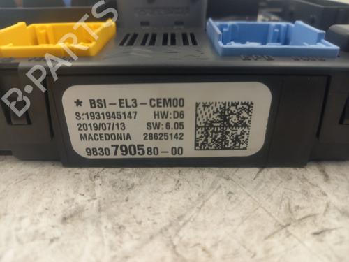 Used Fuse box Fuse box CITROËN C3 III (SX) 1.2 PureTech 82 (83 hp) 24636727 24636727