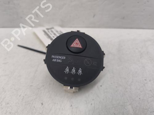 Advarselskontakt TOYOTA YARIS (_P13_) 1.5 Hybrid (NHP130_, NHP130) (101 hp) 31793787