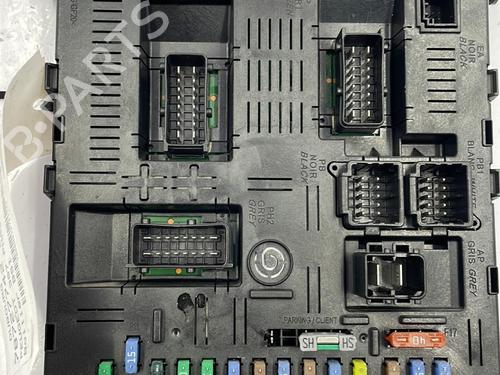 Used Fuse box PEUGEOT 307 (3A/C) 1.6 HDi (90 hp) 22830422