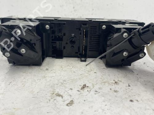 Used Climate control Climate control VW POLO VI (AW1, BZ1, AE1) 1.0 MPi (80 hp) 22844401 22844401