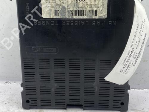Used Fuse box Fuse box PEUGEOT 307 (3A/C) 2.0 HDi 110 (107 hp) 22843052 22843052