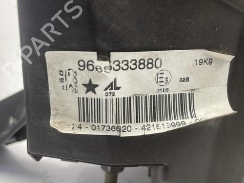 Used Right front fog light Right front fog light PEUGEOT 407 (6D_) 1.6 HDi 110 (6D9HZC, 6D9HYC) (109 hp) 22847721 22847721