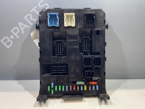 Used Fuse box Fuse box 30451013 30451013
