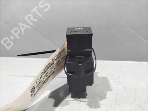 Used Switch Switch RENAULT LAGUNA III (BT0/1) 2.0 dCi (BT07, BT0J, BT14, BT1A, BT1S) (131 hp) 28277537 28277537