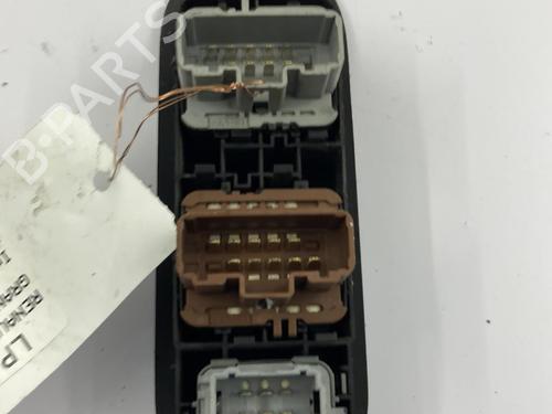 Used Switch RENAULT GRAND SCÉNIC II (JM0/1_) 1.5 dCi (JM1E) (106 hp) 22818495