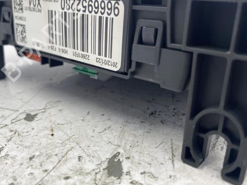 Used Fuse box Fuse box CITROËN C3 II (SC_) 1.4 HDi 70 (SC8HZC, SC8HR0, SC8HP4) (68 hp) 22842073 22842073