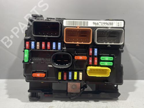 Zekeringkast CITROËN C3 II (SC_) 1.4 HDi 70 (SC8HZC, SC8HR0, SC8HP4) (68 hp) 28328259