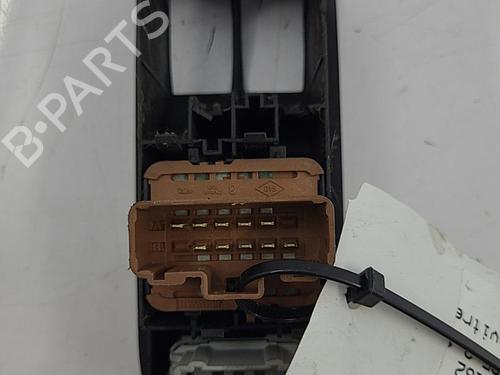 Used Switch Switch RENAULT SCÉNIC II (JM0/1_) 1.5 dCi (JM1E, JM16) (106 hp) 22820155 22820155