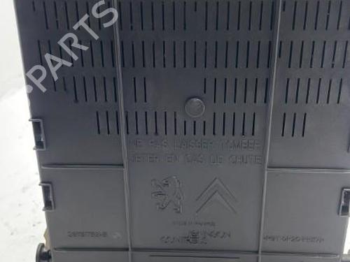Used Fuse box Fuse box 22837780 22837780