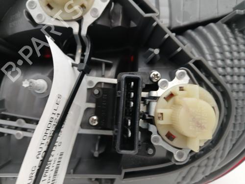 left-taillight-toyota-yaris-_p1_-1999-2000-2001-2002-2003-2004-2005-34260655 main image