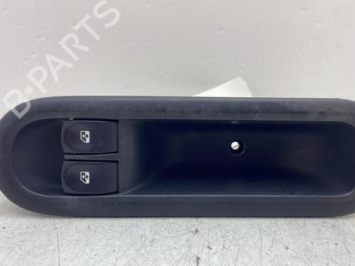 Used Right front window switch RENAULT TWINGO II (CN0_) 1.2 16V (CN0K, CN0V, CN0A) (76 hp) 30134713