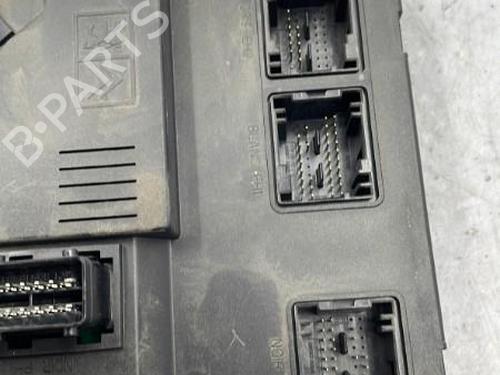 Used Fuse box Fuse box PEUGEOT 1007 (KM_) 1.4 (75 hp) 22833676 22833676