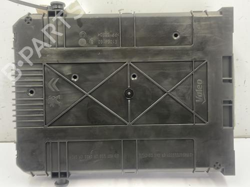 Used Fuse box Fuse box 22842246 22842246