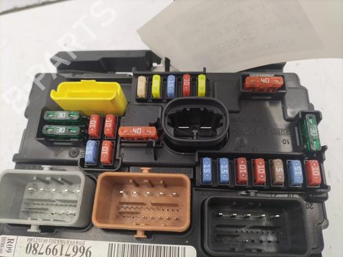 Used Fuse box Fuse box CITROËN C3 II (SC_) 1.4 HDi 70 (SC8HZC, SC8HR0, SC8HP4) (68 hp) 22847140 22847140
