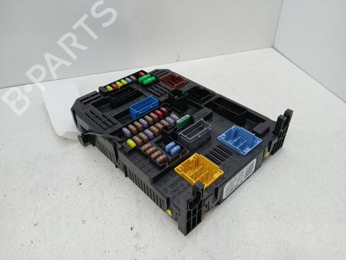 Used Fuse box Fuse box 37732211 37732211