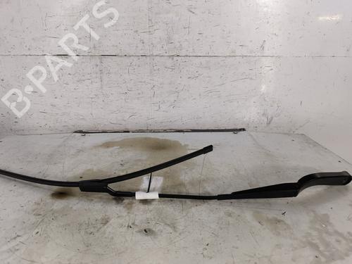 Used Front windshield wiper arm RENAULT TRAFIC III Van (FG_) [2014-2025]  25715595