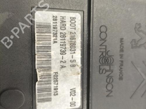 Fuse box CITROËN C5 II (RC_) 2.0 HDi (RCRHRH) | BP23830577E1  - Image 5